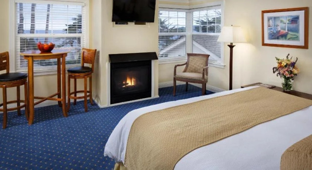 Colonial Terrace Inn by the Sea, Reserva ahora Hotel Carmel Highlands Indiana