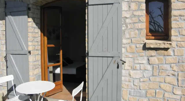 Трёхместный номер Standard Hôtel et Restaurant Logis Le Mas de Mon Père