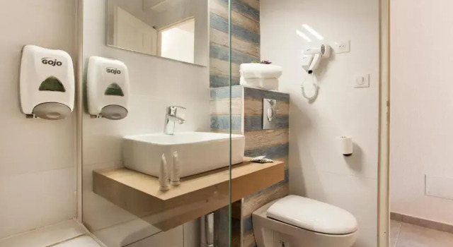 Двухместный номер Standard с видом на улицу Le Neptune & Spa