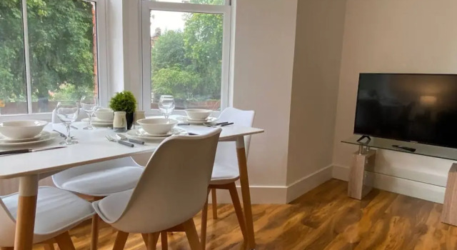 De Parys Premier Lodge 3 Stylish 2BR Bedford Apartment, Varaa Huoneisto Asunnot kohteessa Merseyside, Huoneisto