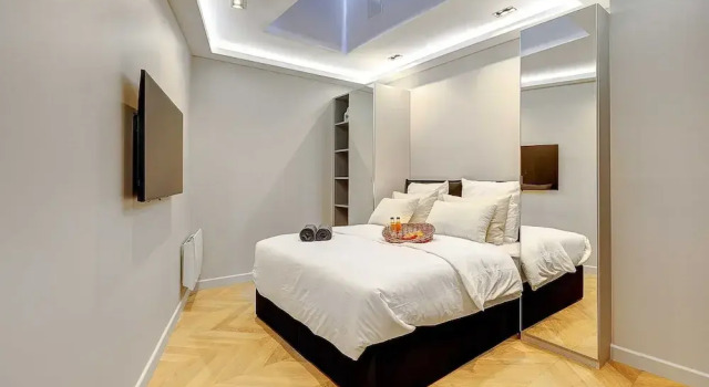 Elegant Apartment With Ac-3br-10p-place des Vosges, Забронировать Апартаменты/квартира Отели Парижа с парковкой, рядом с Mémorial de la Shoah, Парковка