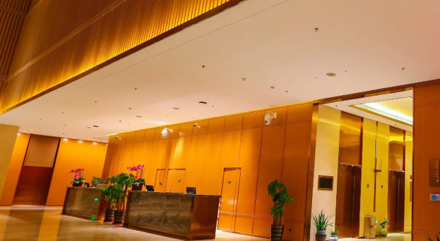 Hai Tian Hong Dao International Convention Exhibition Center Hotel, Забронировать Отель Бизнес-отели Шаньдун, 4* 5*