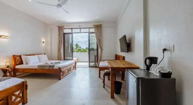 Трёхместный номер Deluxe с балконом YU Resort