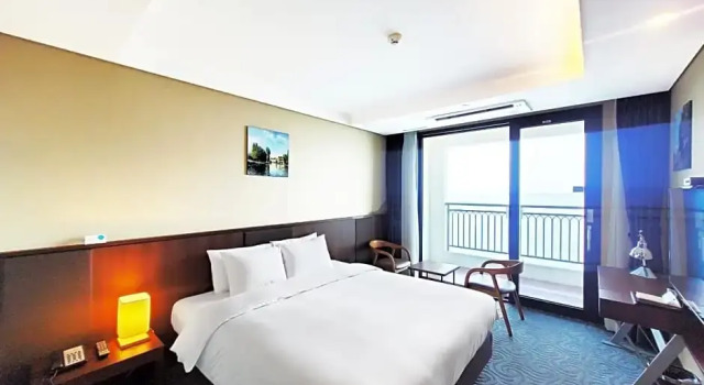 Номер Deluxe с видом на океан Ramada by Wyndham Gangwon Sokcho