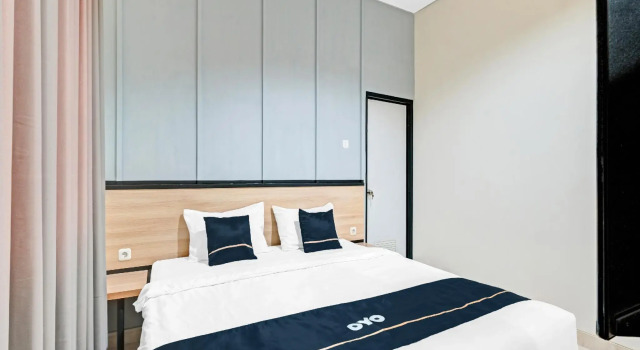 Collection O 90774 Homi Stay, Boek Hotel Solo. Central Java