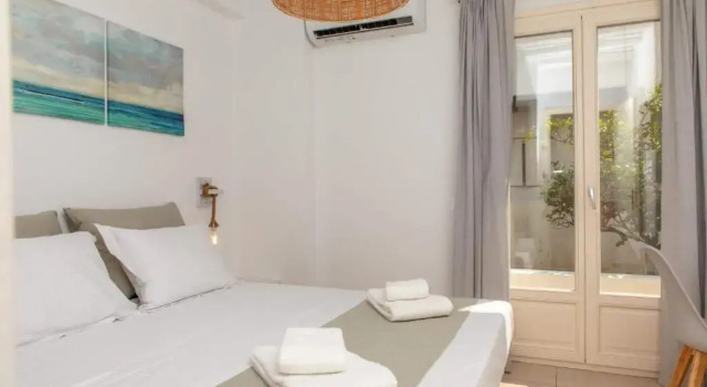 Sorokos Suite 8