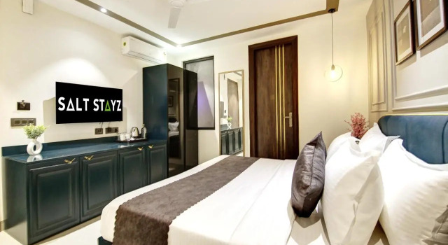 Saltstayz Premier – Galleria Market Road & Sector 27