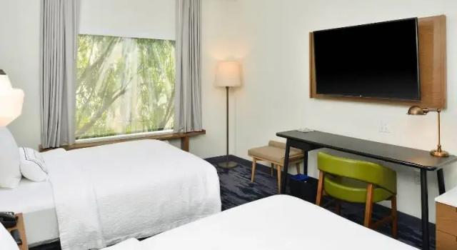 Четырёхместный номер Standard Fairfield Inn & Suites by Marriott Charlotte University Research Park