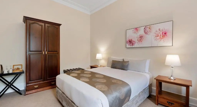 Люкс Standard Waratah On York