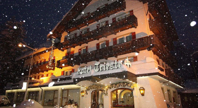 Hotel Trieste, Забронировать Отель Отели Кортина-д'Ампеццо с завтраком, рядом с Канатная дорога Фунивия Фалория, Завтраки