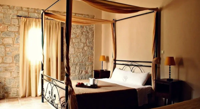 Vlyhada Guesthouse, Rezerwuj Hotel Hotele w Lakonia z parkingiem, Parking