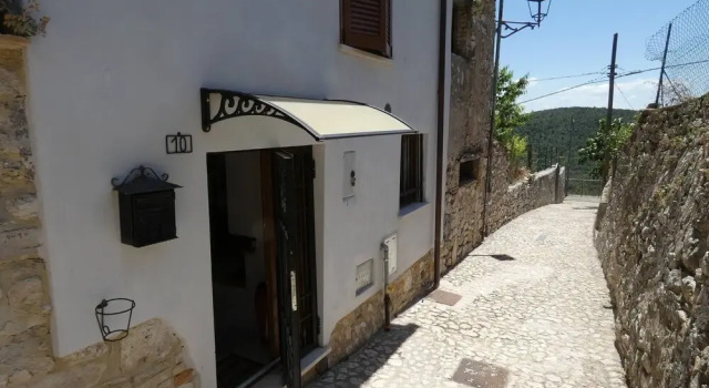 SCAPPO IN UMBRIA, Il Vicoletto, Varaa Hotelli Amelia Umbria