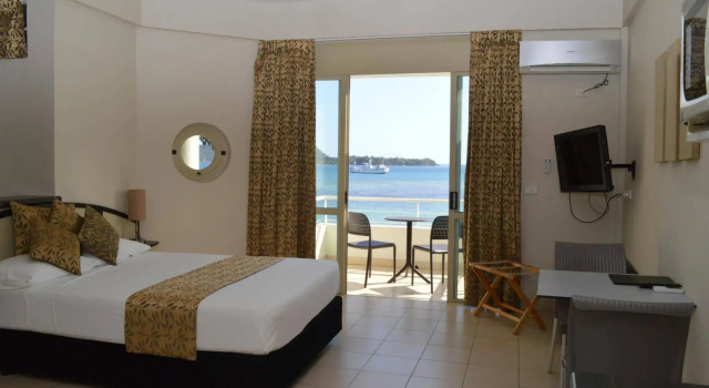 Chantillys on the Bay, Book Hotel Hotels in Montmartre with a Pool, Swimming Pool