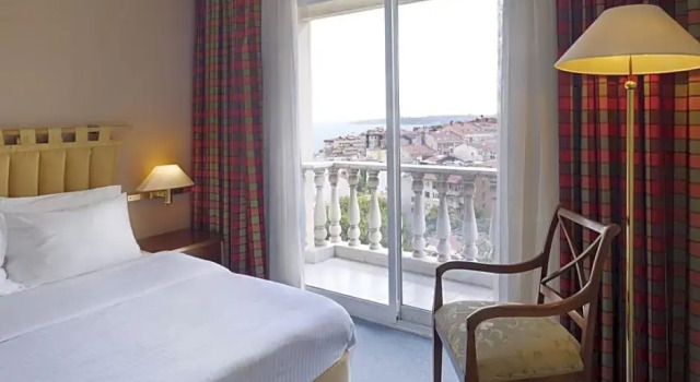 La Maison, Varaa Hotelli Hotellit Marmara-alue pysäköinnillä, Pysäköinti