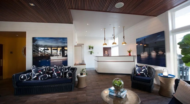 The Boathouse, Забронировать Отель Кеннебанкпорт штат Мэн, рядом с Музей первых поселенцев Кеннебанкпорта