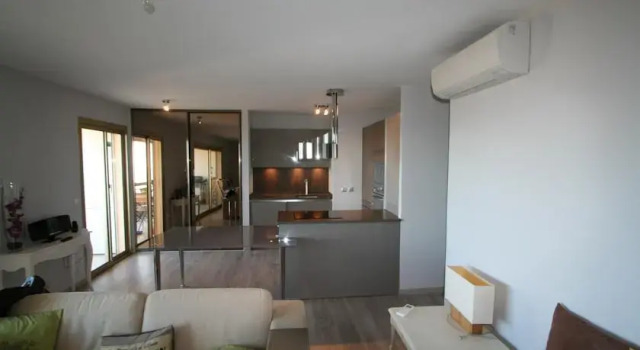 Cannes Golf Apartment