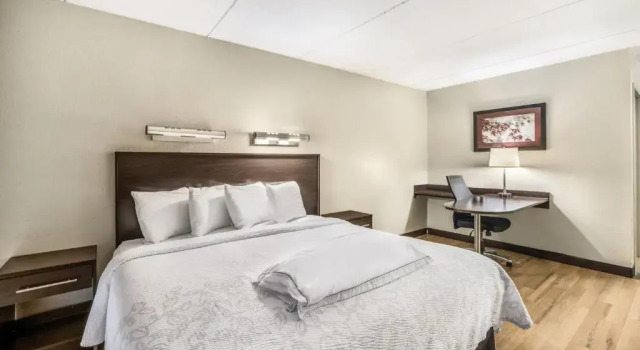 Двухместный номер Premium Red Roof Inn PLUS+ Boston - Woburn/ Burlington