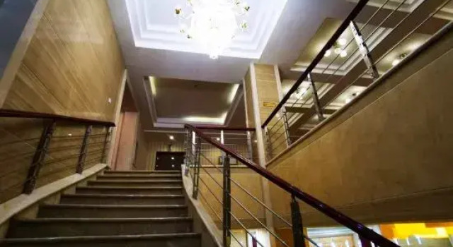 Zhenglanqi Chahar Business Hotel, Buchen Sie Hotel Zhenglan Banner China