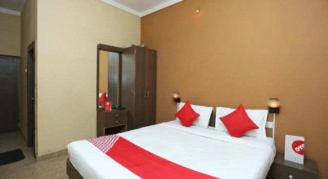 OYO 12777 Hotel Classic