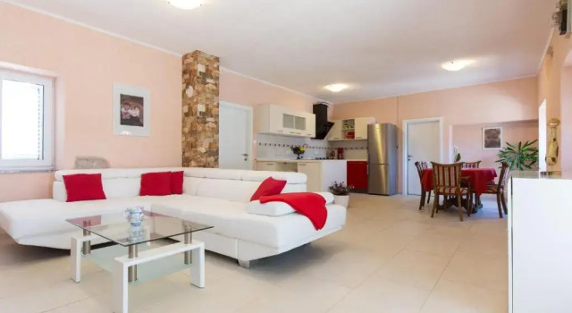 Holiday house MAJA, Varaa Hotelli Hotellit Kvarner Islands uima-altaalla, Uima-allas