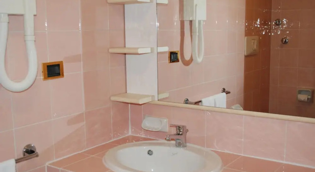 Трёхместный семейный номер Standard Pegasus Hotel
