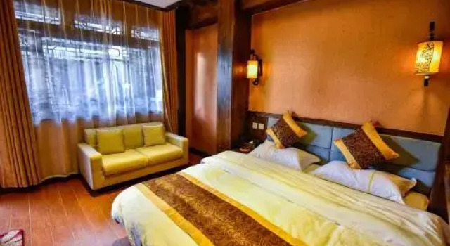 New Longmen Homestay, Забронировать Отель Лицзян Юньнань, рядом с Улица Сквер-стрит Древнего города Даянь