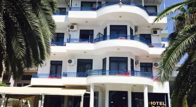 Hotel Ari