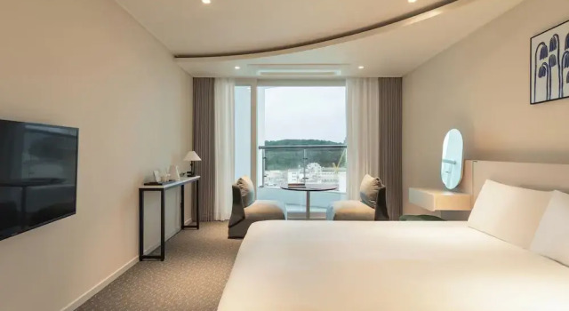 Студия с балконом Urbanstay Naksan Beach