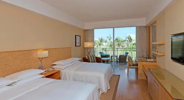 Двухместный номер Standard с балконом и с видом на сад Four Points by Sheraton Shenzhou Peninsula Resort