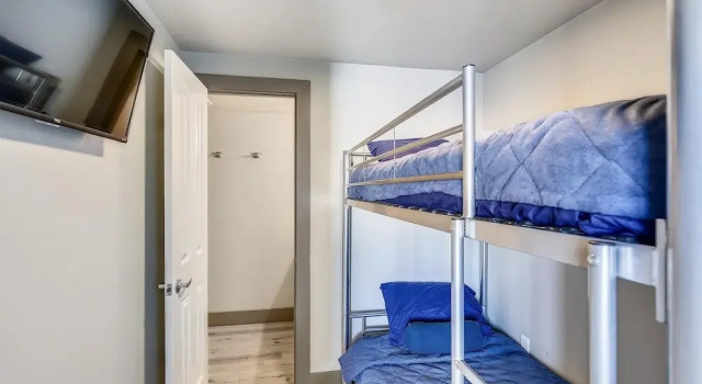 Shores of Panama 2003 - Renovated 2 bedroom, with Bunkroom with a Reserved Parking Space! 2 Condo by RedAwning, Забронировать Отель Панама-Сити Панхэндл Флорида, рядом с Загородный клуб "Сигнал Хилл"