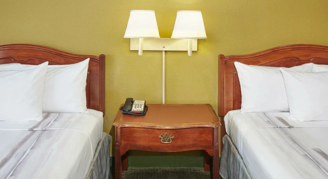 Двухместный номер Standard Chicago Lakeshore Hotel
