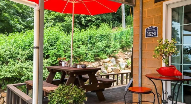 Yeosu Banditbul Hwangto Pension
