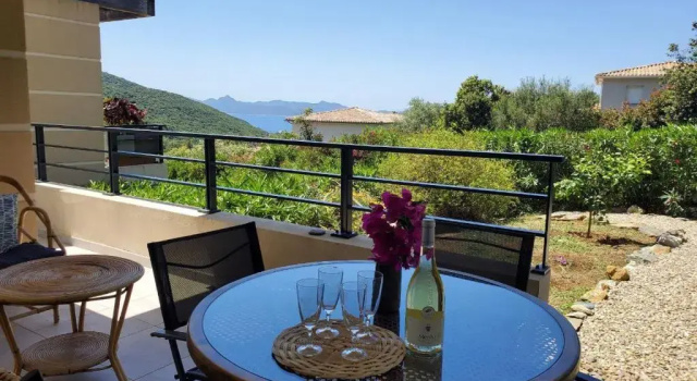T3 Cap Corse Vue Mer Proche Saint Florent, Забронировать Апартаменты/квартира Отели Cap Corse с парковкой, Парковка