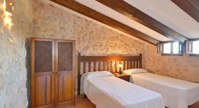 Lovely Holiday Home in Vilafranca de Bonany with Pool and large garden, Book Hotel Vilafranca de Bonany Majorca