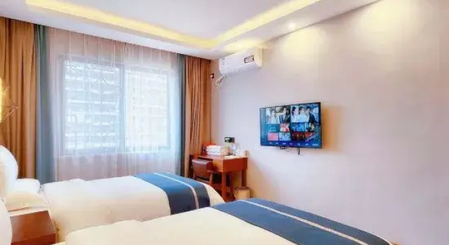 Люкс Deluxe Kaili Wanhuzhai Hotel (South High-speed Railway Station)