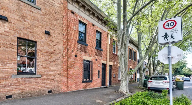 Bull Street, 116