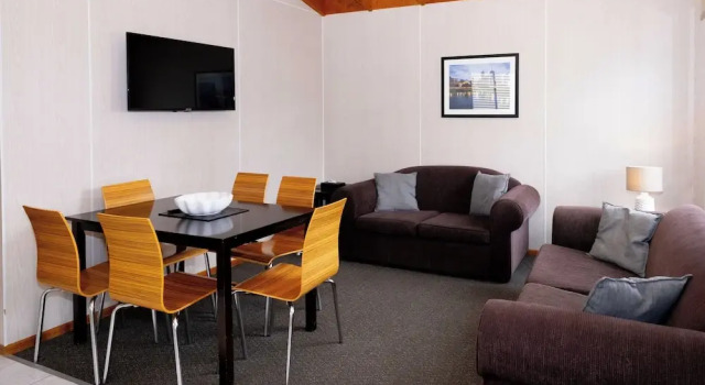 Номер Standard с 3 комнатами с балконом Airport Tourist Village Melbourne