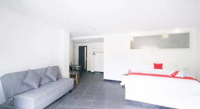 RedDoorz Premium near Senggigi Beach