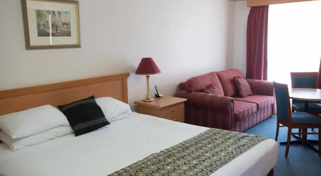 Номер Executive Best Western Plus All Settlers Motor Inn