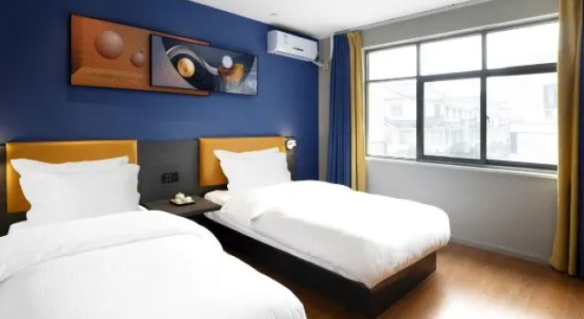 Семейный номер Standard Jinjiang Inn Lijiang Qixing Street Branch