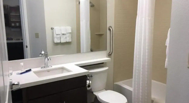 Люкс Candlewood Suites - East Syracuse - Carrier Circle by IHG