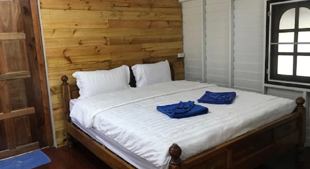 Hey Beach Hostel, Забронировать Хостел Отели Ланта-Яй с парковкой, рядом с Police Station, Парковка