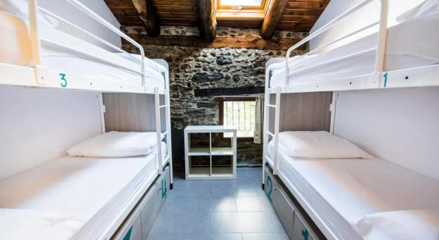 Кровать в общем номере Mountain Hostel Tarter