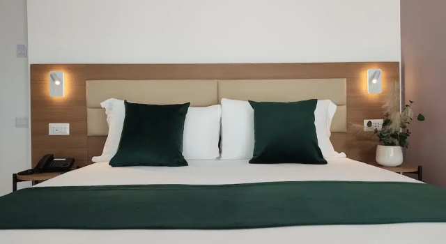 Двухместный номер Deluxe с балконом Massimi City Garden