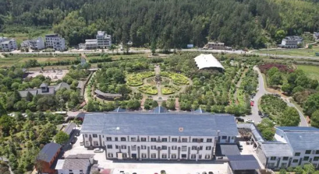 Xintai Garden Hotel, Prenota Hotel Hotel a Chenzhou con parcheggio, Parcheggio