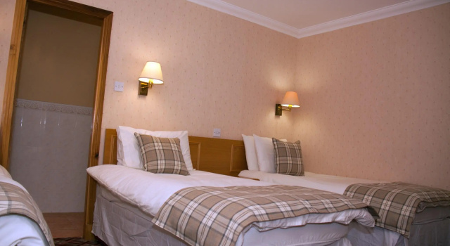 Трёхместный номер Standard Loch Long Hotel