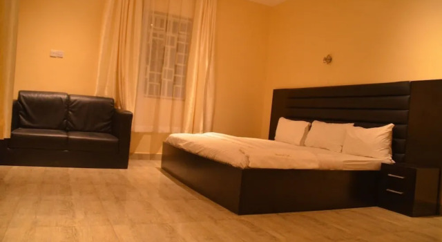 Camera Executive House X