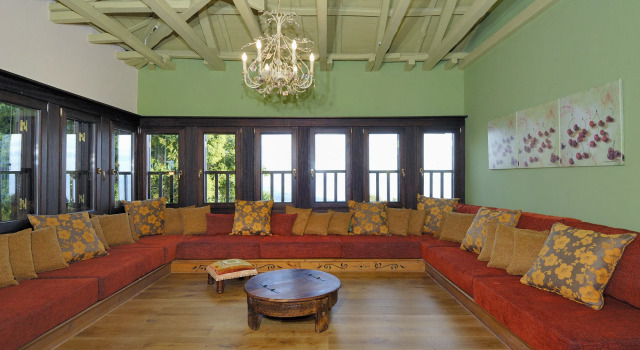 Villa Kerasia, Book Villa Miléai 