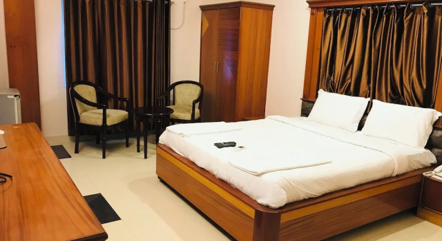Люкс Deluxe OYO Townhouse Anantapur Near Srikantam Circle