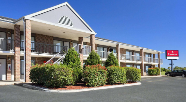 Ramada by Wyndham Batesville, Varaa Hotelli  